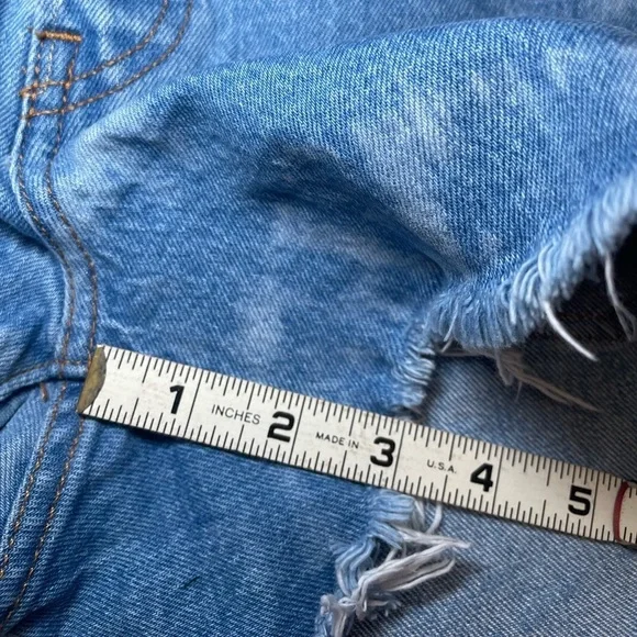 Levi’s 501 High-Rise Bleach Tie-Dye Cutoff Shorts | Raw Hem | Women’s 27 - Picture 11 of 11